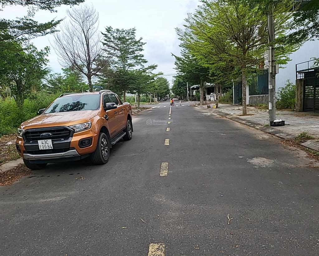 Chính chủ cần bán lô đất đường 10.5m dự án lakeside diện tích 100m2. giá 5 tỷ 200