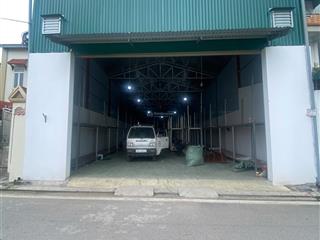 Cho thuê kho xưởng mới xây yên viên, gần chợ ninh hiệp, dt 300m2 đường container vào tận nơi
