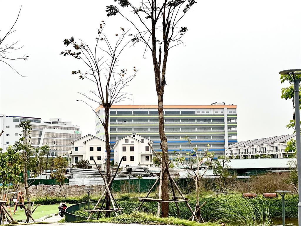 Bán sh3 centa riverside 100m² sổ đỏ lâu dài giá chỉ 7,2 tỷ (bao phí) vị trí kd đắc địa
