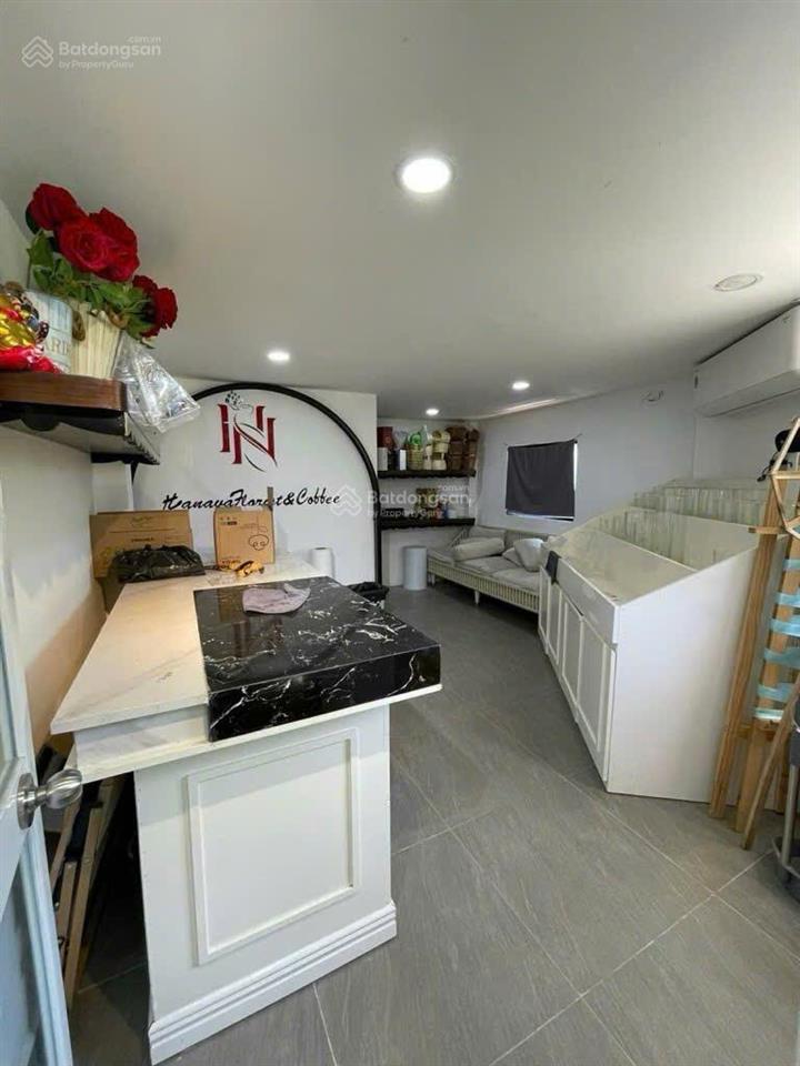 Hiếm 5,7 tỷ mặt tiền kinh doanh quận 7  lô góc nguyễn văn linh