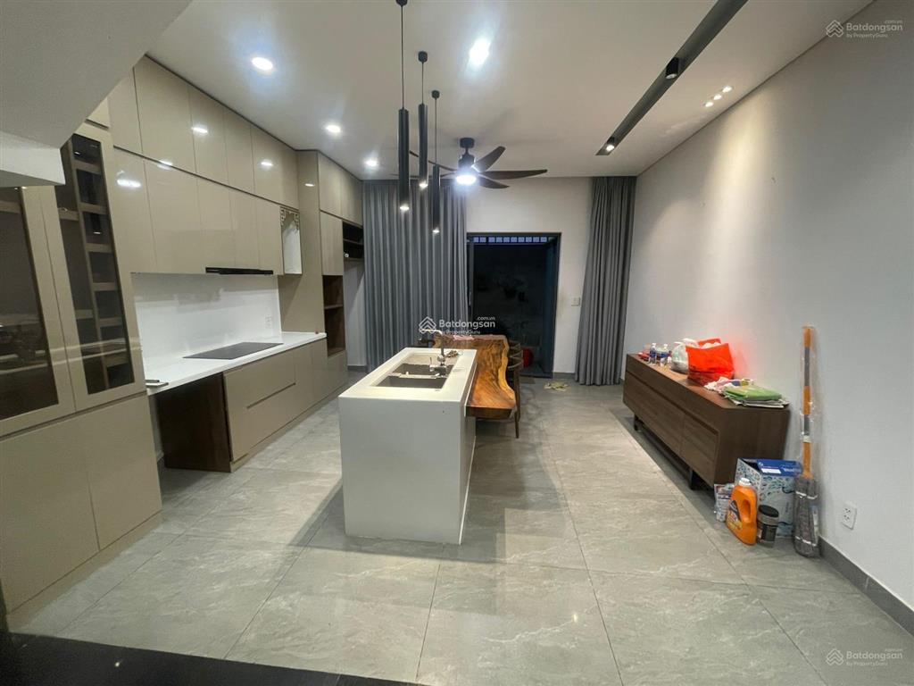 Cityland park hills  nguyễn văn lượng  phường 10  5x20m hầm 4 lầu 7pn, 7wc = 35 triệu/th
