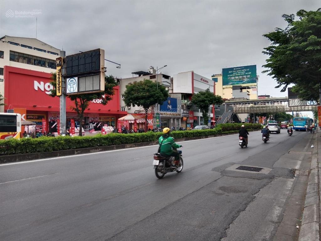 Mặt phố nguyễn văn cừ , kinh doanh sầm uất . giá hợp lý