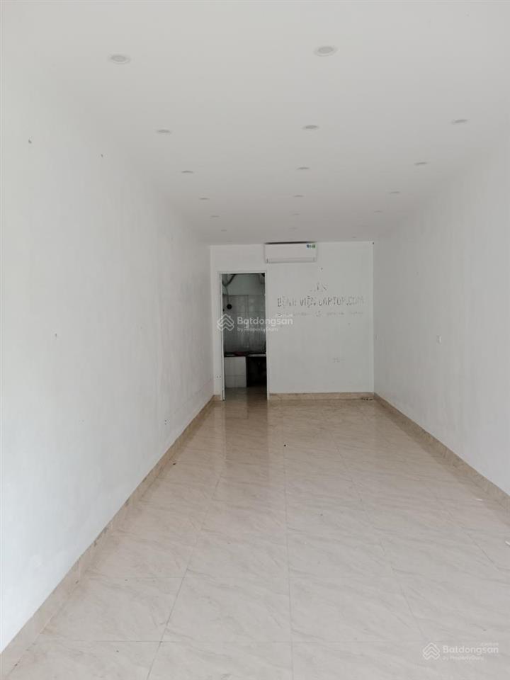 Mặt phố nguyễn văn cừ , kinh doanh sầm uất . giá hợp lý