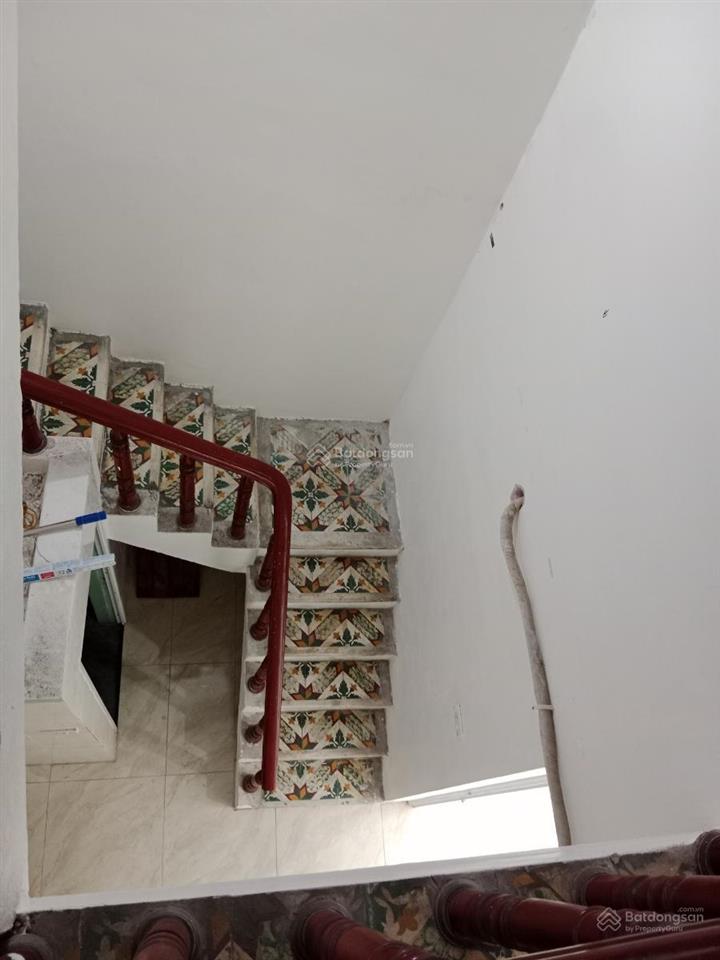 Mặt phố nguyễn văn cừ , kinh doanh sầm uất . giá hợp lý