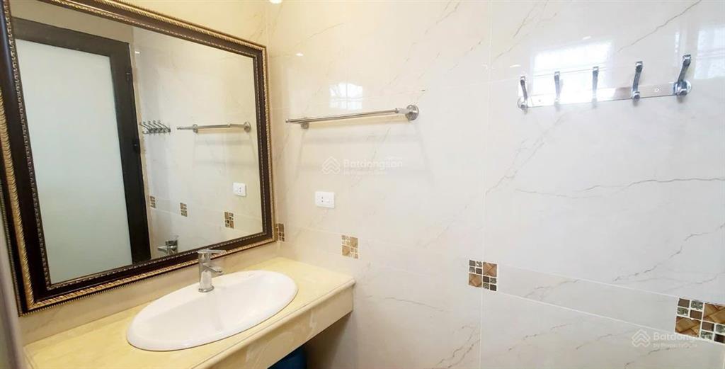 31m 5t mt 4m6 lâm du , bồ đề , long biên . giá 9ty81. ô tô vào nhà , đường ô tô tránh