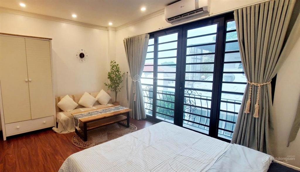 31m 5t mt 4m6 lâm du , bồ đề , long biên . giá 9ty81. ô tô vào nhà , đường ô tô tránh