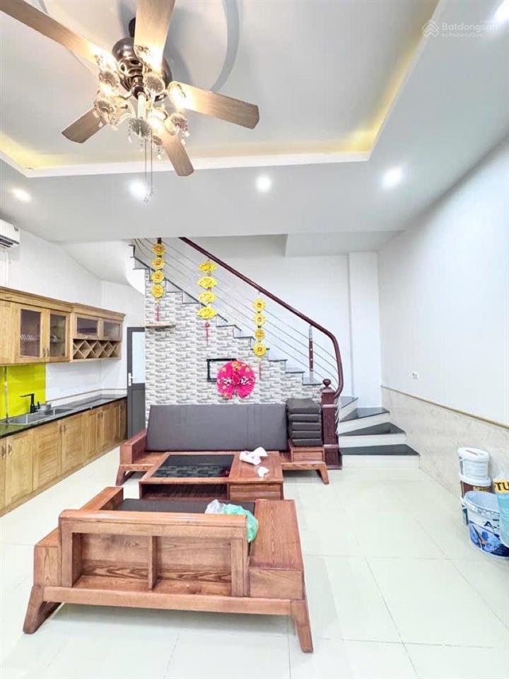 30/35 m2 5 tầng mt 5m3 đàm quang trung, long biên. 7 chỗ vào nhà. đường xe tải. giá 9.9 tỷ