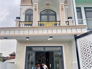 Nhà mới xây 1trệt 1lầu  sổ hồng riêng  hoàn công đủ  2tỷ650 còn tl  cách chợ bình chánh 4km