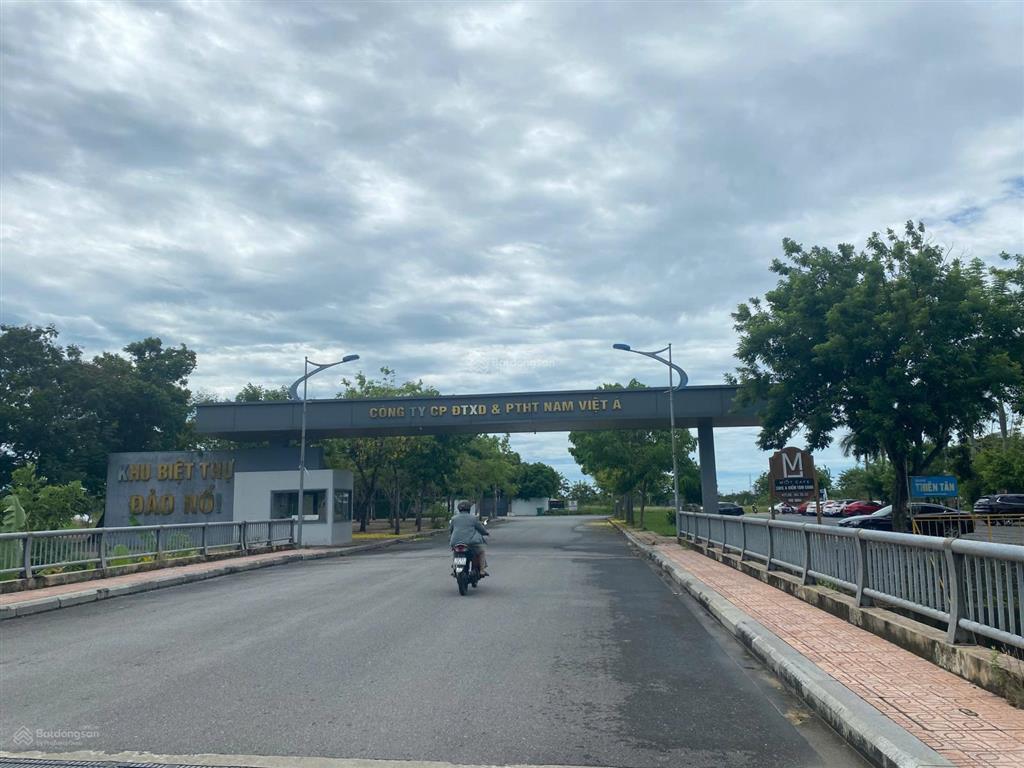 Cần bán lô đất biệt thự nằm trong khu biệt thự đảo nổi 3mt view sông 435m giá cam kết rẻ nhất