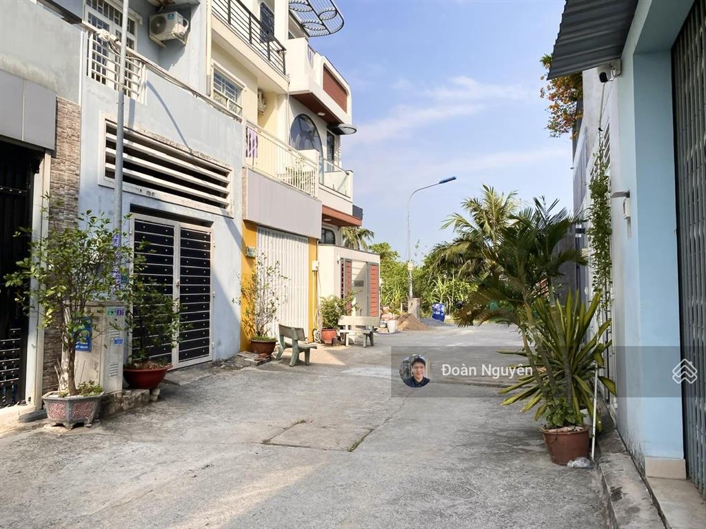 Nhà 2 tầng shr đường 6m oto, 300m ra ql1 thuận tiện di chuyển (thủ đức & gò vấp), btct kiên cố