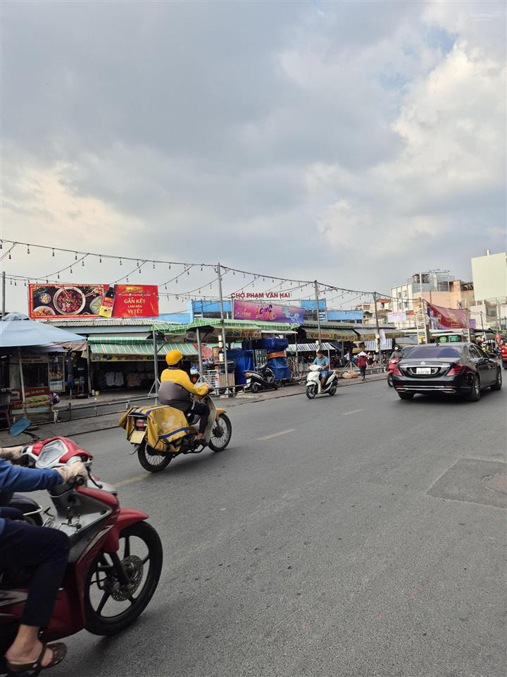 Nhà đối diện q3.hxh.ngang 5.1m.dài 11m.phạm văn hai.sổ vuông như a4.công nhận đủ. chỉ nhĩn 6 tỏi tl