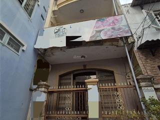 Nhà ngay khu bàu cáu .dt (4.5x12) nở hậu 5.5m.âu cơ.sổ đẹp vuông vức.chủ thiện chí.nhĩn 6 tỏi tl