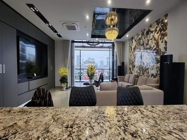 Bán tòa nhà văn phòng mặt phố võng thị, tây hồ, hn  s=134 /220m2  7 tầng. giá 110 tỷ  oto tránh