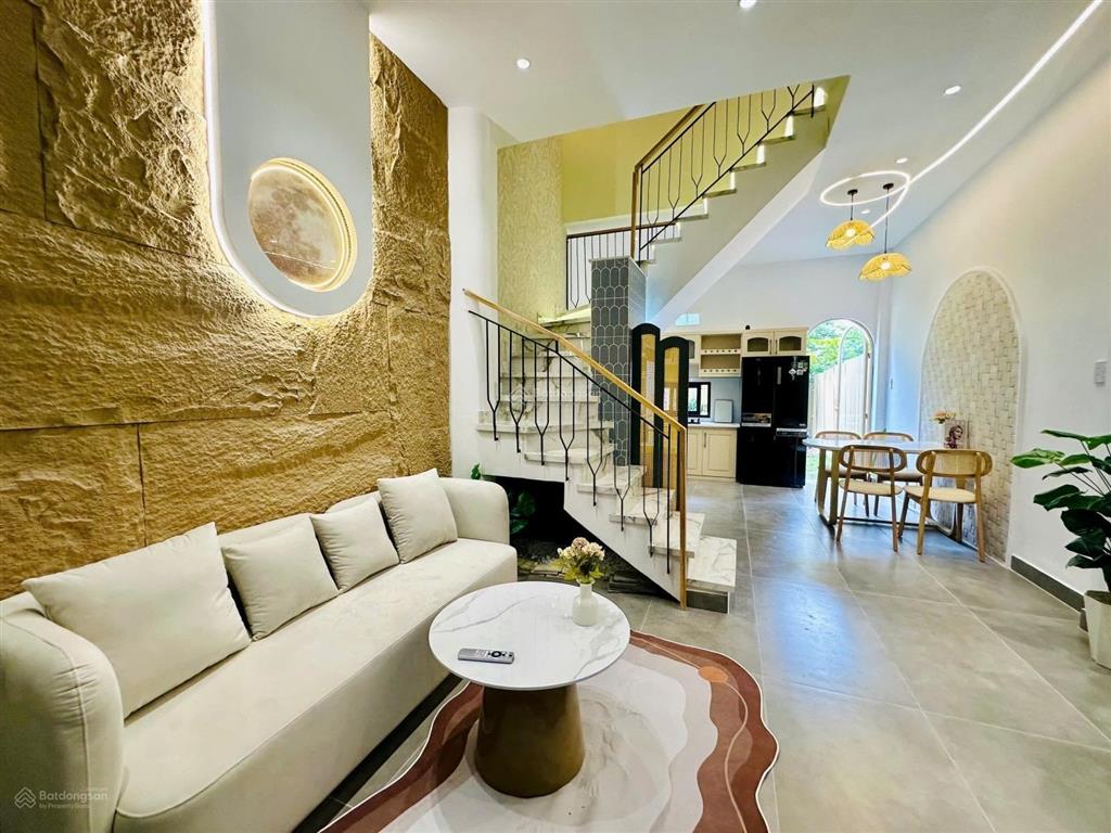 Hàng hiếm khu dương quãng hàm 48m nhà đúc 3 tầng hẻm 3m thông thoáng , shr , nhỉnh 4 đồng