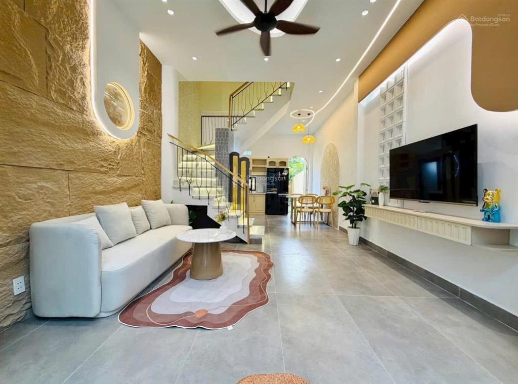 Hàng hiếm khu dương quãng hàm 48m nhà đúc 3 tầng hẻm 3m thông thoáng , shr , nhỉnh 4 đồng