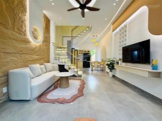 Hàng hiếm khu dương quãng hàm 48m nhà đúc 3 tầng hẻm 3m thông thoáng , shr , nhỉnh 4 đồng