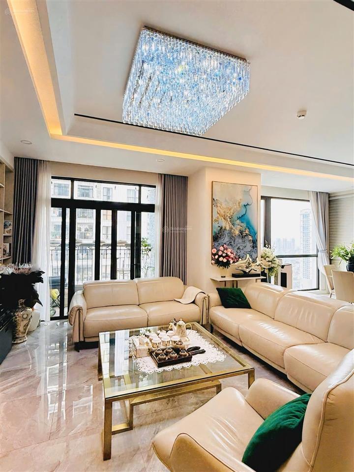 Bán căn 180m2, 4 ngủ, 3vs royal city thanh xuân hn