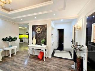 Chính chủ bán nhà cc thang máy, nguyên hồng, nguyễn chí thanh, có chỗ để ô tô, xe máy, nhà đẹp