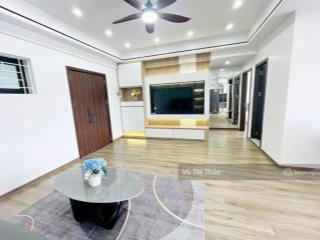 Chính chủ bán nhà tập thể vạn bảo, kim mã, 60m, nhà đẹp, full đồ, ô tô đỗ chân tòa, có sân để xe