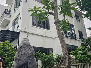 Bán nhà chính chủ biệt thự hoa sữa kđt sinh thái vinhomes riverside long biên 195m2 view hồ đẹp