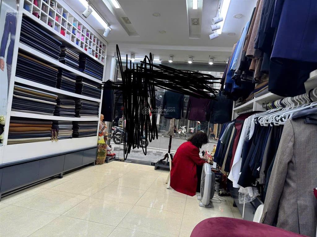 Bán nhà chính chủ mặt phố tràng tiền hoàn kiếm 52m ô tô kinh doanh