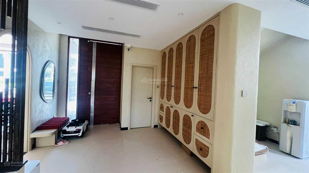 Chính chủ cần bán 410m2 biệt thự sông  diện tích cực khũng  xây dựng cao cấp 5 sao giá 16,x tỷ