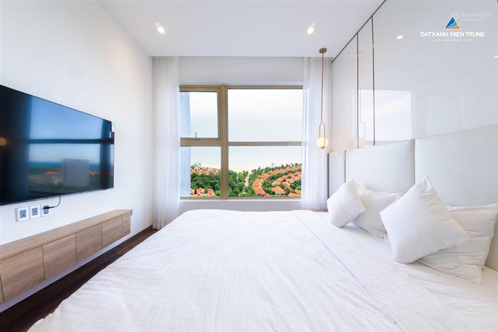 Cực hiếm  chính chủ cần bán căn 2 pn diện tích 82,5m2  view trực diện biển mỹ khê  0911 300 ***