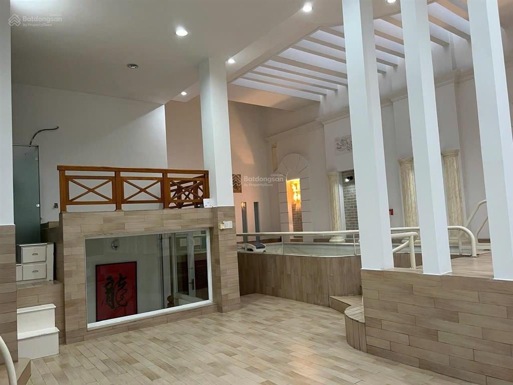 Cần tiền bán gấp penhouse hoàng tháp plaza đường 9a  trung sơn 0942 845 ***