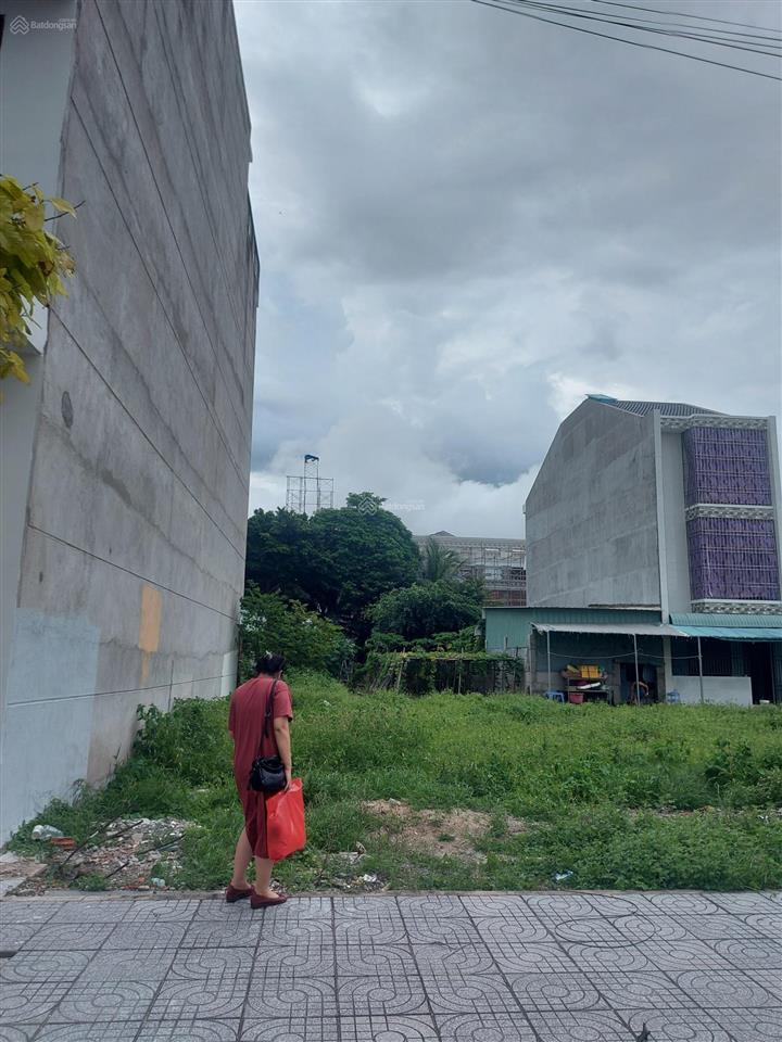 Bán đất nền kim tơ, hướng đông nam mát mẻ, sh đầy đủ, 92,5m2, giá 2,5 tỷ