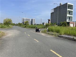 Lô góc 2 mặt tiền trục đường 10m thông kdc centana, trường lưu, tp thủ đức, giá 68 triệu/m2 !