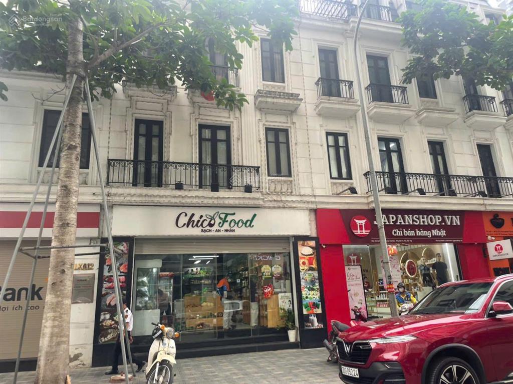 Bán gấp căn shophouse embassy garden mặt chung cư, giá tốt, dòng tiền sẵn
