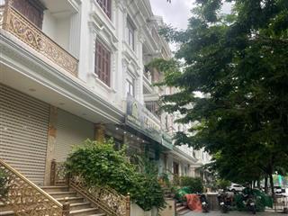 Chủ nhà cần tiền bán gấp căn shophouse thành phố giao lưu mặt đường 40m giá 350tr/m2  0915 568 ***