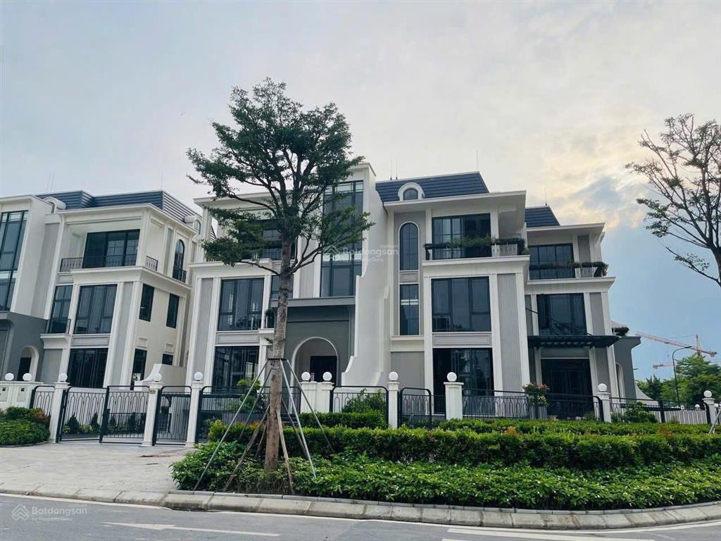 Suất ngoại giao khu p ciputra mặt vườn hoa 120m2  40 tỷ