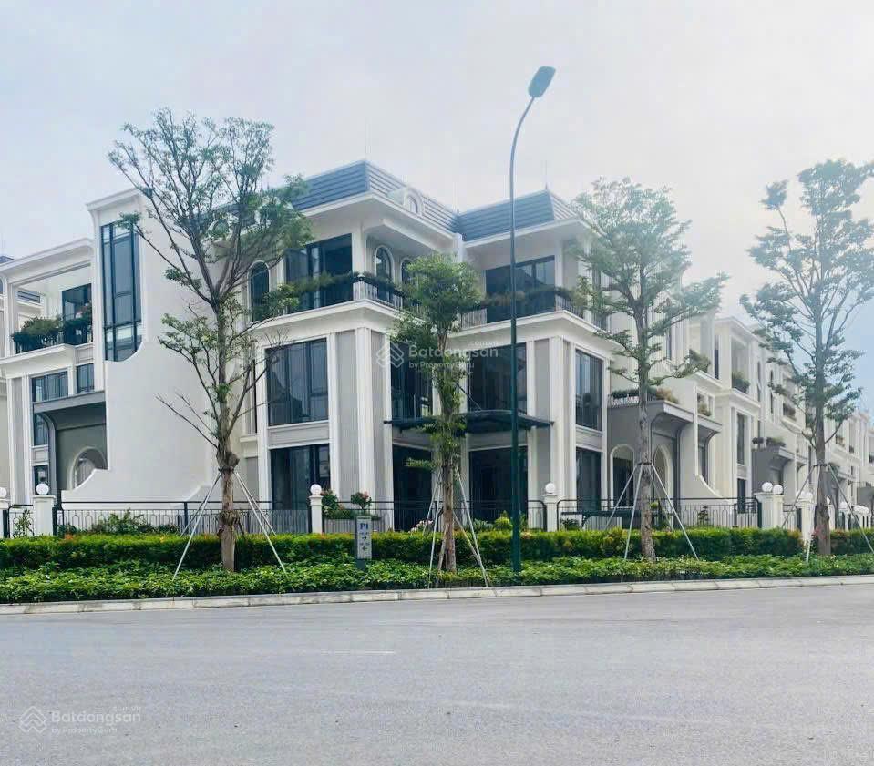 Suất ngoại giao khu p ciputra mặt vườn hoa 120m2  40 tỷ