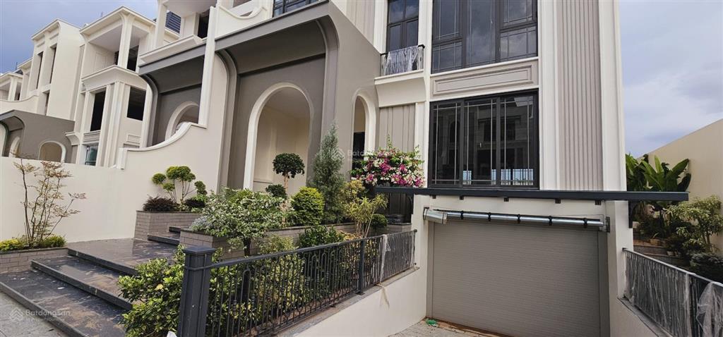 Suất ngoại giao khu p ciputra mặt vườn hoa 120m2  40 tỷ