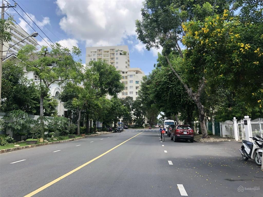 Bán gấp biệt thự song lập khu cảnh đồi, phú mỹ hưng, quận 7, dt 9,5*19m giá 53 tỷ. 0902 949 ***