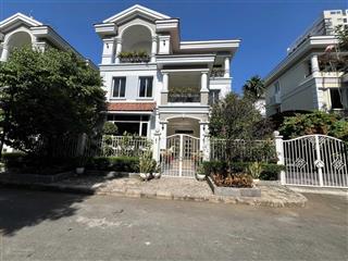 Bán nhà biệt thự đơn lập, phú mỹ hưng, quận 7, diện tích đất 270m2 giá 65 tỷ,sổ hồng cầm tay