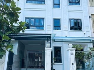 Bán nhà biệt thự nam thông, phú mỹ hưng quận 7 nhà có thang máy, giá 40,8 tỷ, sổ hồng. 0902 949 ***