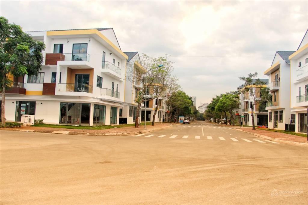 Cần bán căn shophouse river park đối diện công viên giá 12,3 tỷ (thương lượng)