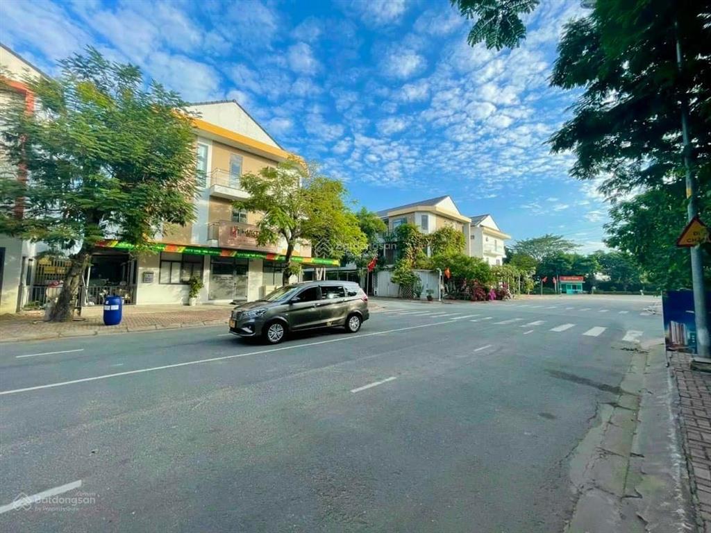 Cần bán căn shophouse river park đối diện công viên giá 12,3 tỷ (thương lượng)