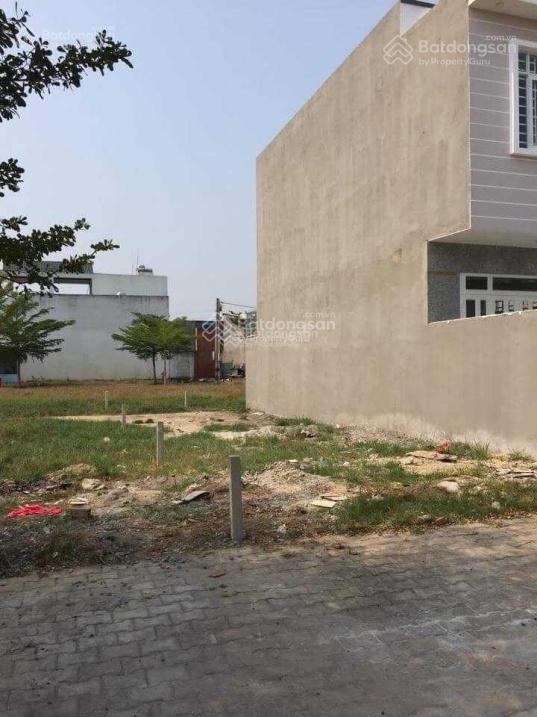 Tôi cần bán gấp lô đất bán gấp thổ cư 100m2 gần kcn tân đức giá 850 triệu, shr