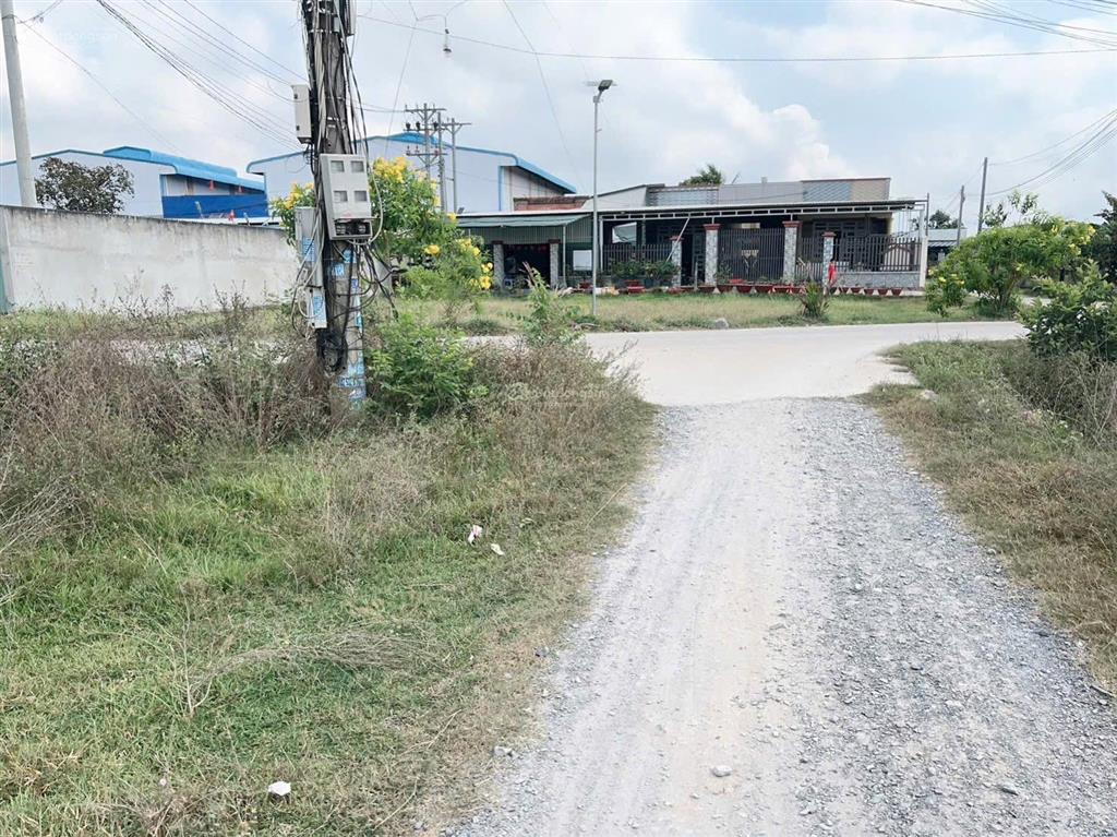 Chính chủ cần bán 1 lô đất siêu đẹp 100m2 giá 480triệu ngay bình thuỷ 1/bàu sen cách tl 825 500m