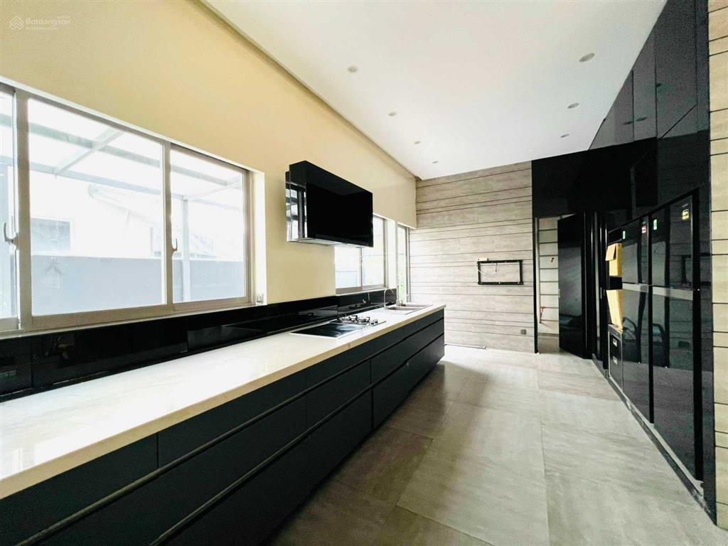 Bán biệt thự đơn lập rivera cove căn góc 3 mặt thoáng full nội thất 65 tỷ
