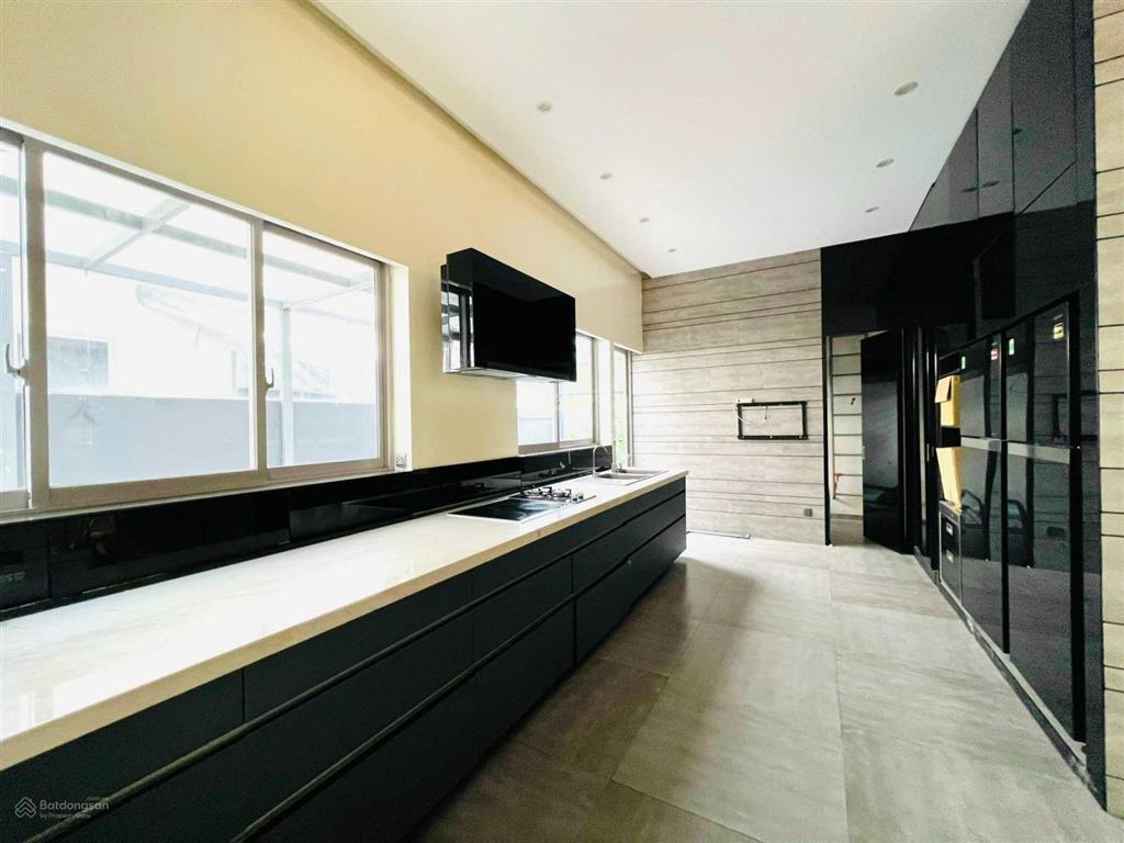 Bán biệt thự đơn lập rivera cove căn góc 3 mặt thoáng full nội thất 65 tỷ