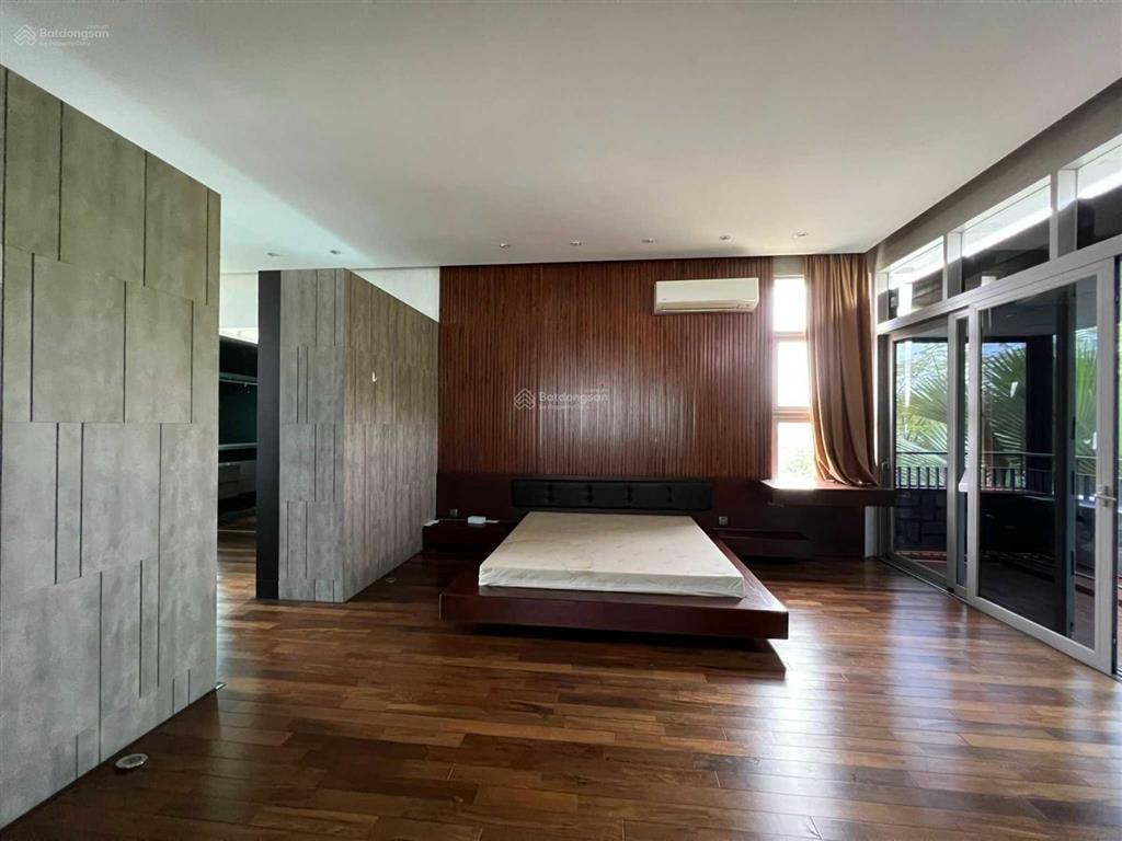 Bán biệt thự đơn lập rivera cove căn góc 3 mặt thoáng full nội thất 65 tỷ