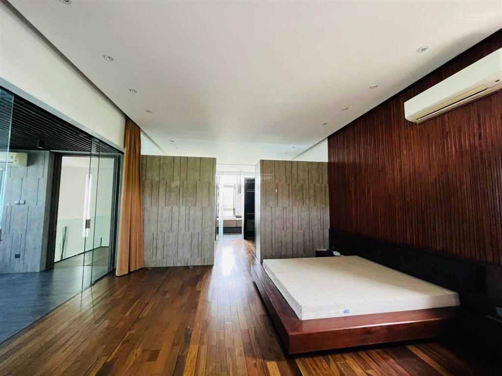 Bán biệt thự đơn lập rivera cove căn góc 3 mặt thoáng full nội thất 65 tỷ