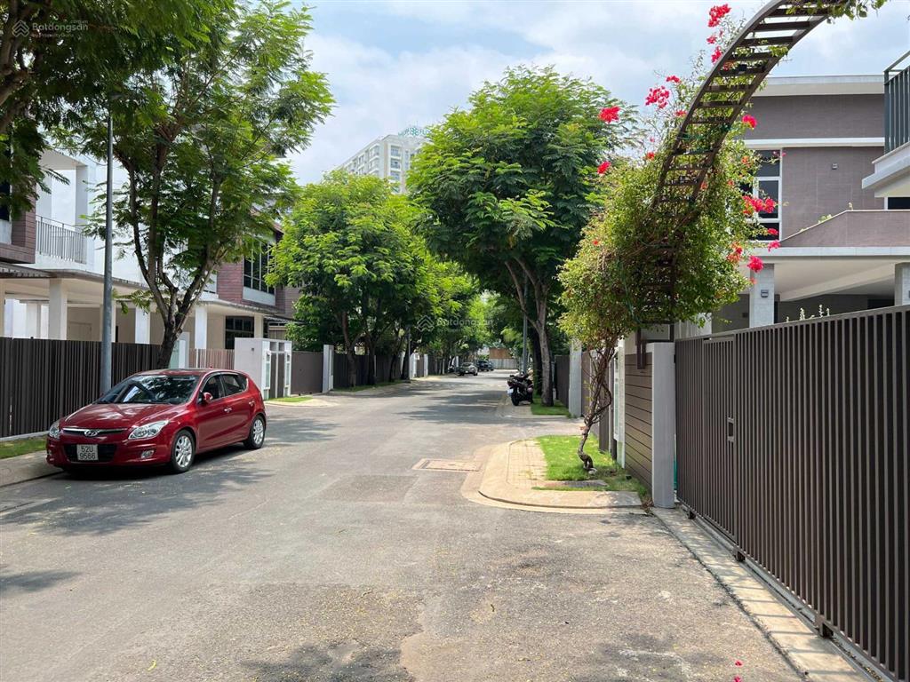 Bán biệt thự đơn lập rivera cove căn góc 3 mặt thoáng full nội thất 65 tỷ