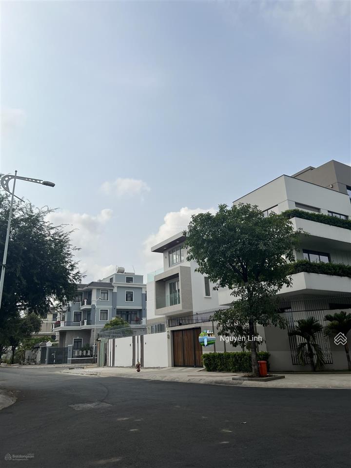Lô góc ngang 11x20 kdc đông thủ thủ thiêm, p. bình trưng đông quận 2