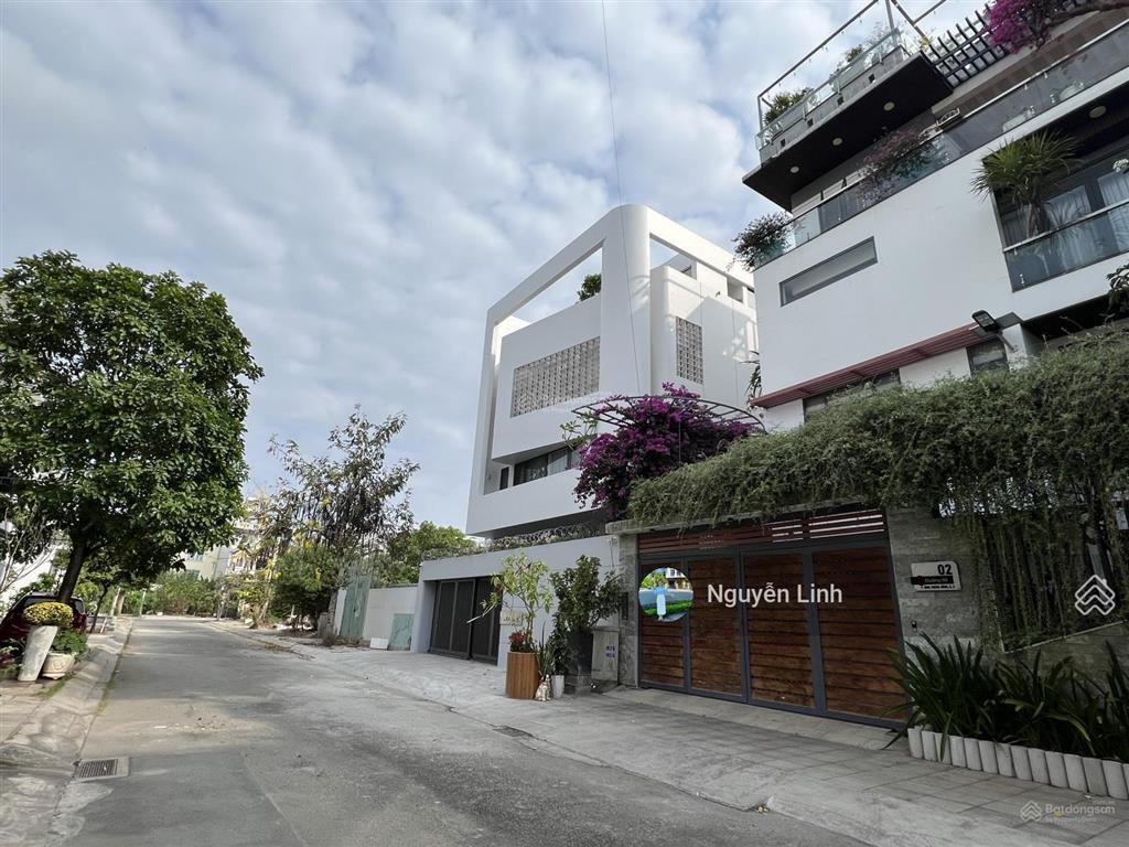 Lô góc ngang 11x20 kdc đông thủ thủ thiêm, p. bình trưng đông quận 2
