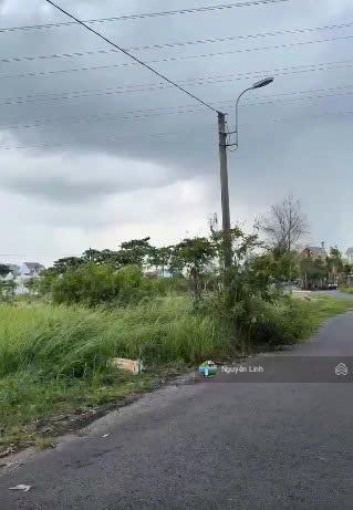 Linh bán nhanh lô đất đẹp 7x30.5m hướng đông nam kdc bách khoa phú hữu quận 9